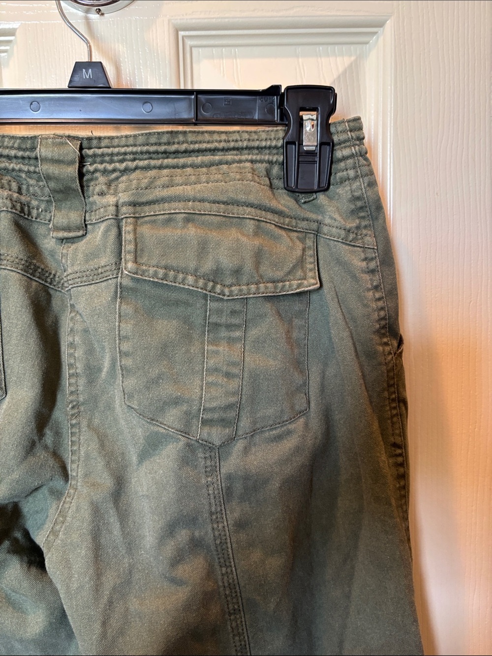 Brandy Melville Olive Green Kim Low-Rise Cargo Pants Utility Trousers size S - Picture 8 of 8